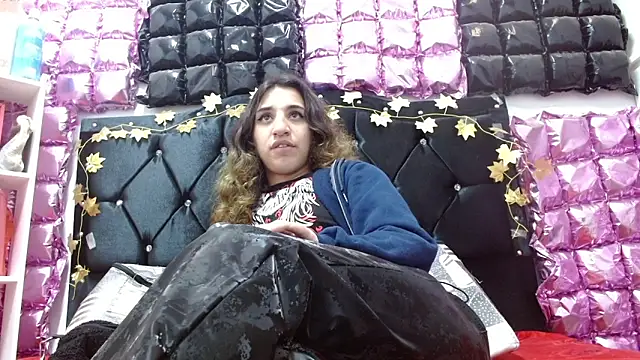 Snapshot of poisondost_hot chatting on 4, 10, 2025 poisondost hot online show from 4, 10, 2025