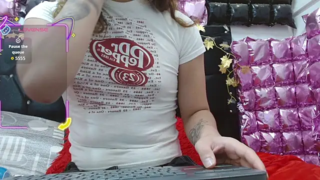 Snapshot of poisondost_hot chatting on 18, 11, 2025 poisondost hot online show from 18, 11, 2025