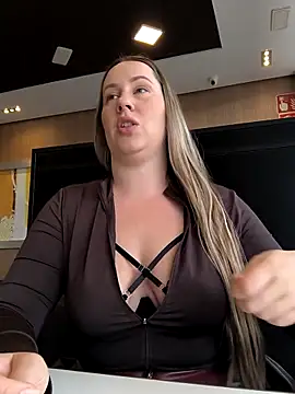 Snapshot of Mona_Plus chatting on 8, 2, 2026 Mona Plus online show from 8, 2, 2026