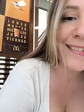 Snapshot of Mona_Plus chatting on 17, 2, 2026 Mona Plus online show from 17, 2, 2026