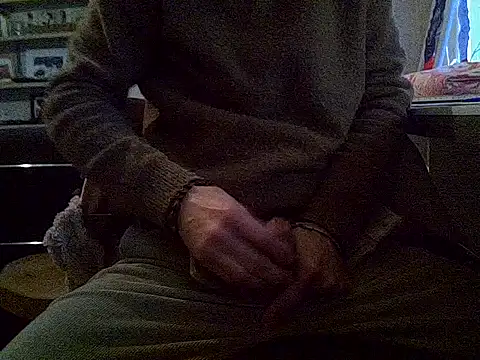 Snapshot of createur34 chatting on 5, 3, 2026 createur34 online show from 5, 3, 2026