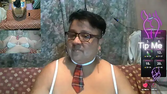 Snapshot of erinadarling79 chatting on 18, 9, 2025 erinadarling79 online show from 18, 9, 2025