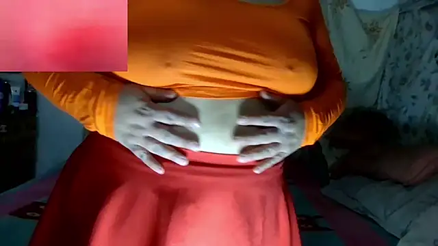 Snapshot of erinadarling79 chatting on 17, 7, 2026 erinadarling79 online show from 17, 7, 2026