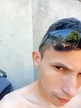 Isak Millan online show from 5, 10, 2025