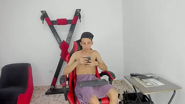 Isak Millan online show from 13, 10, 2025