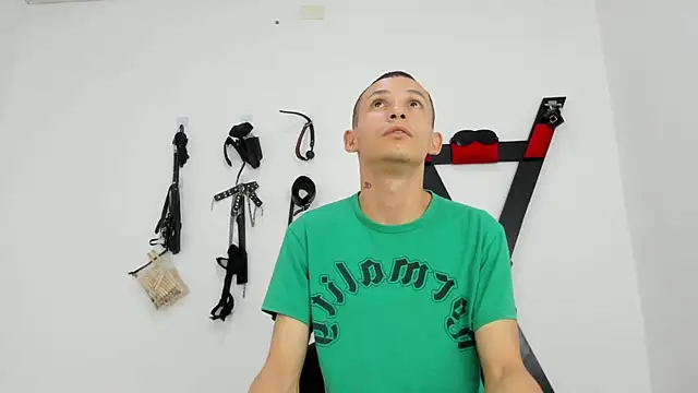 Isak Millan online show from 10, 11, 2025