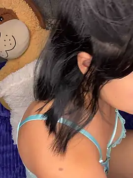 Snapshot of ZafiroKlein chatting on 25, 11, 2025 ZafiroKlein online show from 25, 11, 2025