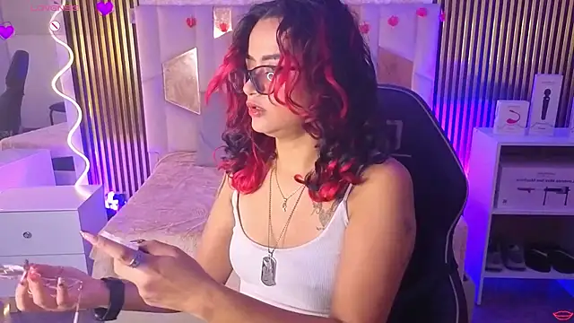 kristen tay online show from 4, 3, 2026