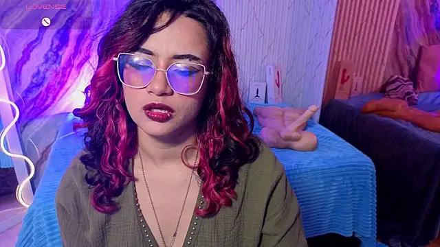 Snapshot of kristen_tay chatting on 13, 5, 2026 kristen tay online show from 13, 5, 2026