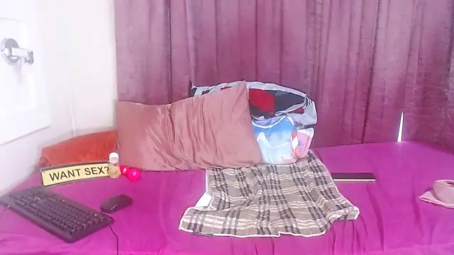 CurvyCutiexx94 online show from 19, 3, 2025