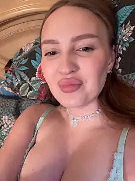 Snapshot of KateLibby chatting on 2, 12, 2025 KateLibby online show from 2, 12, 2025