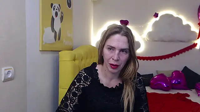 TessaDaybreak online show from 4, 3, 2025