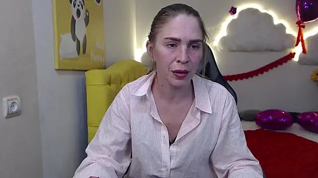 TessaDaybreak online show from 15, 3, 2025