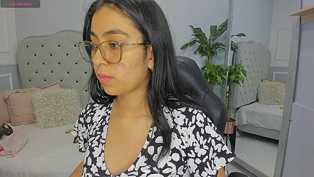 Snapshot of lucelly_15 chatting on 15, 2, 2026 lucelly 15 online show from 15, 2, 2026
