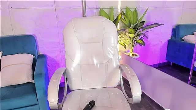 MelanieHillss online show from 11, 2, 2026