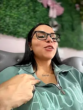 Snapshot of Naatalia chatting on 4, 5, 2026 Naatalia online show from 4, 5, 2026