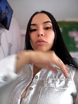 Snapshot of Naatalia chatting on 5, 5, 2026 Naatalia online show from 5, 5, 2026