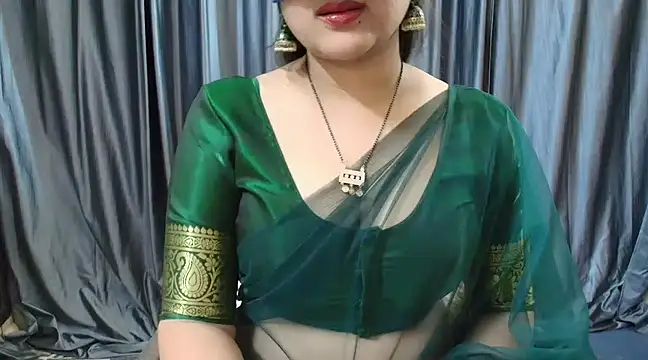 Snapshot of goldiwets chatting on 2, 3, 2025 goldiwets online show from 2, 3, 2025