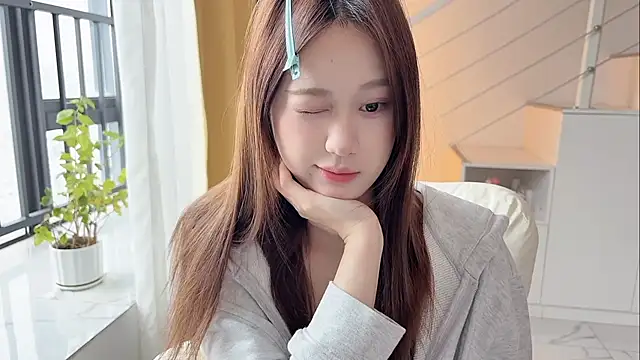 Cassie-20 online show from 4, 12, 2025