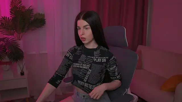 Snapshot of VictoriaPass chatting on 10, 3, 2025 VictoriaPass online show from 10, 3, 2025