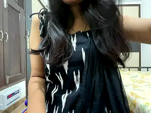Snapshot of aliya_bhatt chatting on 21, 9, 2025 aliya bhatt online show from 21, 9, 2025