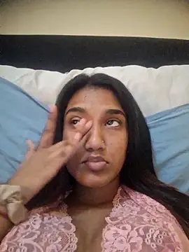 Snapshot of indianpink_lips chatting on 7, 11, 2025 indianpink lips online show from 7, 11, 2025