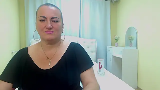 Snapshot of DianaMGG chatting on 28, 5, 2026 DianaMGG online show from 28, 5, 2026