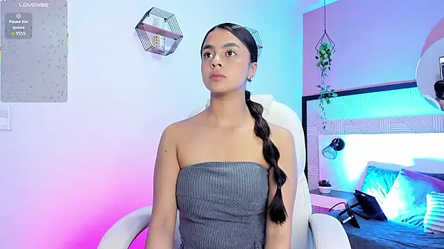 Snapshot of Bella_walker_ chatting on 4, 2, 2026 Bella walker online show from 4, 2, 2026