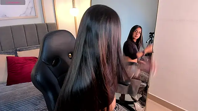 Snapshot of Bella_walker_ chatting on 2, 3, 2026 Bella walker online show from 2, 3, 2026