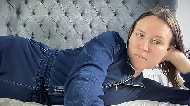 eatmypie69 online show from 12, 11, 2025