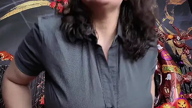 Snapshot of AmandaKovich chatting on 28, 10, 2025 AmandaKovich online show from 28, 10, 2025