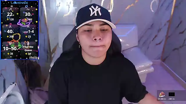 Snapshot of melany_rouse18 chatting on 1, 11, 2025 melany rouse18 online show from 1, 11, 2025