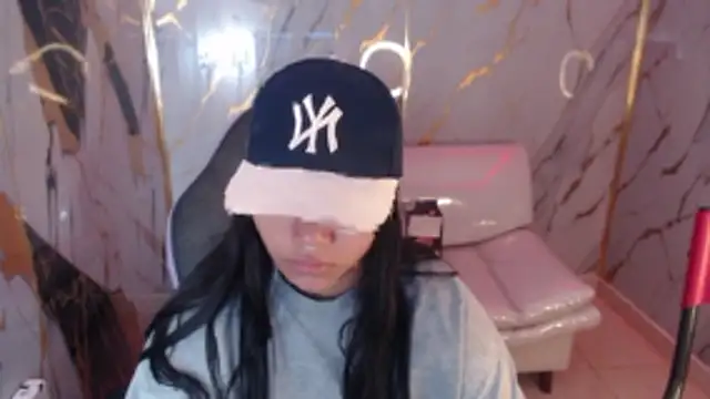 Snapshot of melany_rouse18 chatting on 11, 11, 2025 melany rouse18 online show from 11, 11, 2025