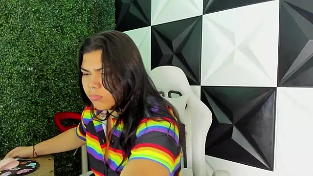 Snapshot of melany_rouse18 chatting on 16, 11, 2025 melany rouse18 online show from 16, 11, 2025