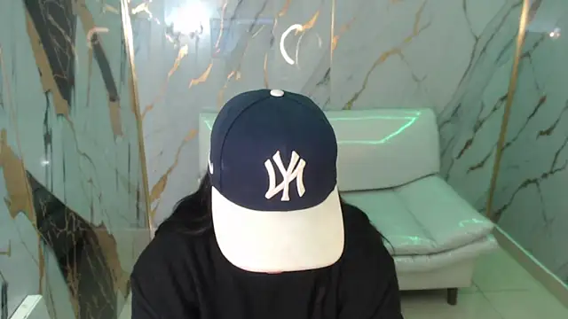 Snapshot of melany_rouse18 chatting on 19, 11, 2025 melany rouse18 online show from 19, 11, 2025