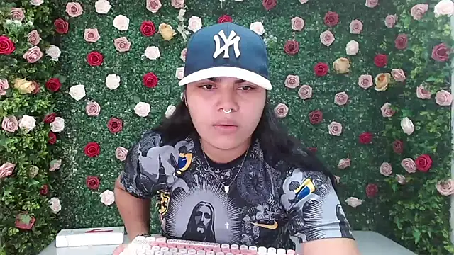 Snapshot of melany_rouse18 chatting on 24, 11, 2025 melany rouse18 online show from 24, 11, 2025