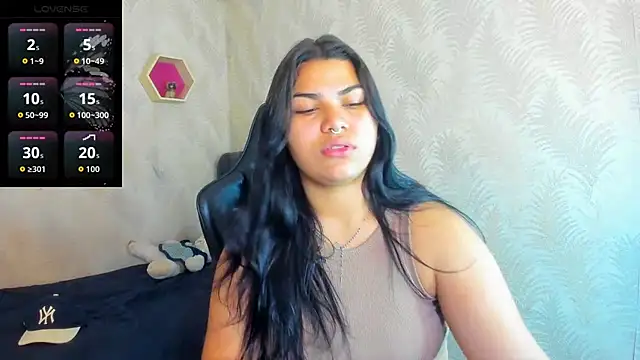 Snapshot of melany_rouse18 chatting on 30, 11, 2025 melany rouse18 online show from 30, 11, 2025