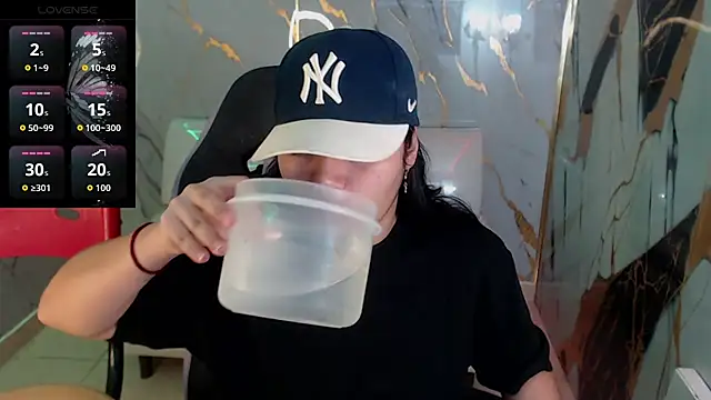 Snapshot of melany_rouse18 chatting on 4, 12, 2025 melany rouse18 online show from 4, 12, 2025