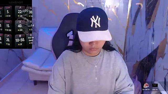 Snapshot of melany_rouse18 chatting on 18, 12, 2025 melany rouse18 online show from 18, 12, 2025