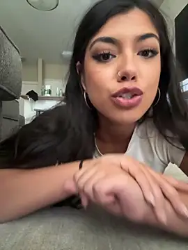 Snapshot of TheCrimsonBlairDarling chatting on 8, 10, 2025 TheCrimsonBlairDarling online show from 8, 10, 2025