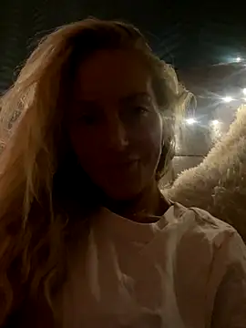 Snapshot of Fiery_Blonde_LexiX chatting on 22, 10, 2025 Fiery Blonde LexiX online show from 22, 10, 2025