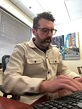 plaintreebull online show from 24, 2, 2026