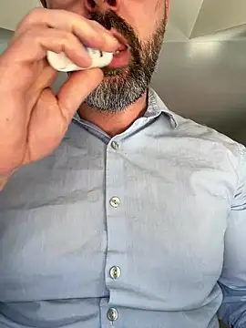 plaintreebull online show from 27, 2, 2026