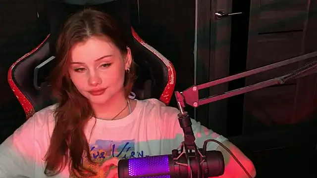 Snapshot of baby_Milaaaaaaa chatting on 5, 3, 2025 baby Milaaaaaaa online show from 5, 3, 2025