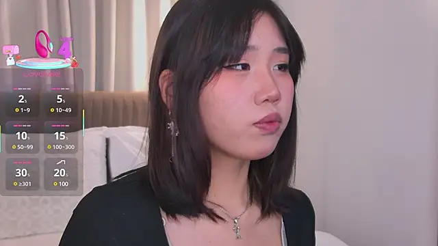 HitomiAoki online show from 6, 3, 2025