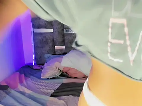 Snapshot of cherry_crushx chatting on 3, 3, 2026 cherry crushx online show from 3, 3, 2026