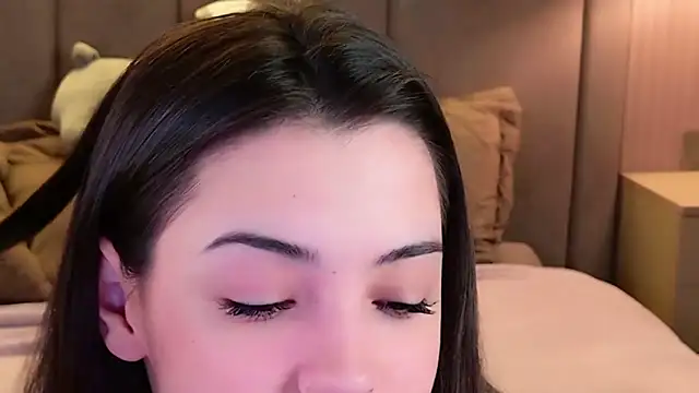 Alice Deleon online show from 8, 11, 2025