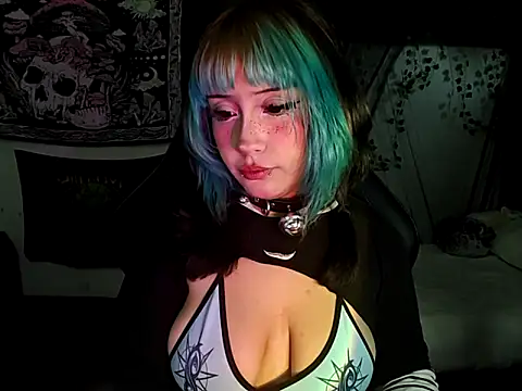 Snapshot of blue_katt chatting on 19, 9, 2025 blue katt online show from 19, 9, 2025