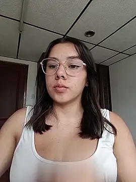 Snapshot of EmmaSulivan chatting on 28, 4, 2026 EmmaSulivan online show from 28, 4, 2026