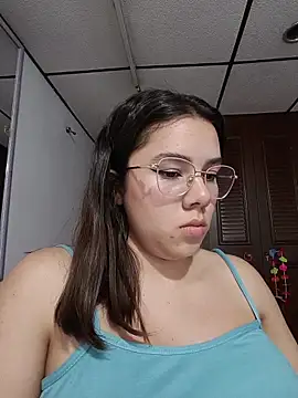Snapshot of EmmaSulivan chatting on 13, 5, 2026 EmmaSulivan online show from 13, 5, 2026